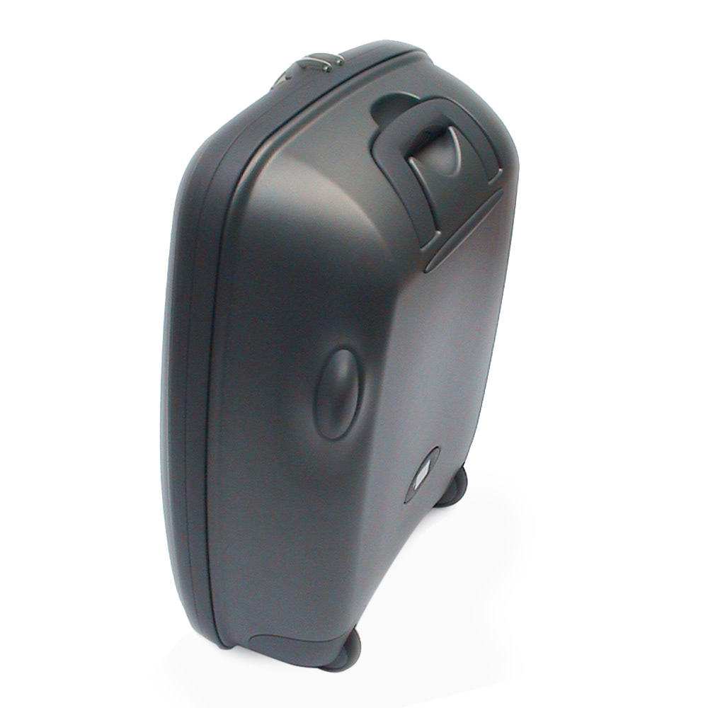 At Opius we were involved in the design of multiple cases for Carlton Luggage. This case which I worked on the production design and detailing was one of the fi